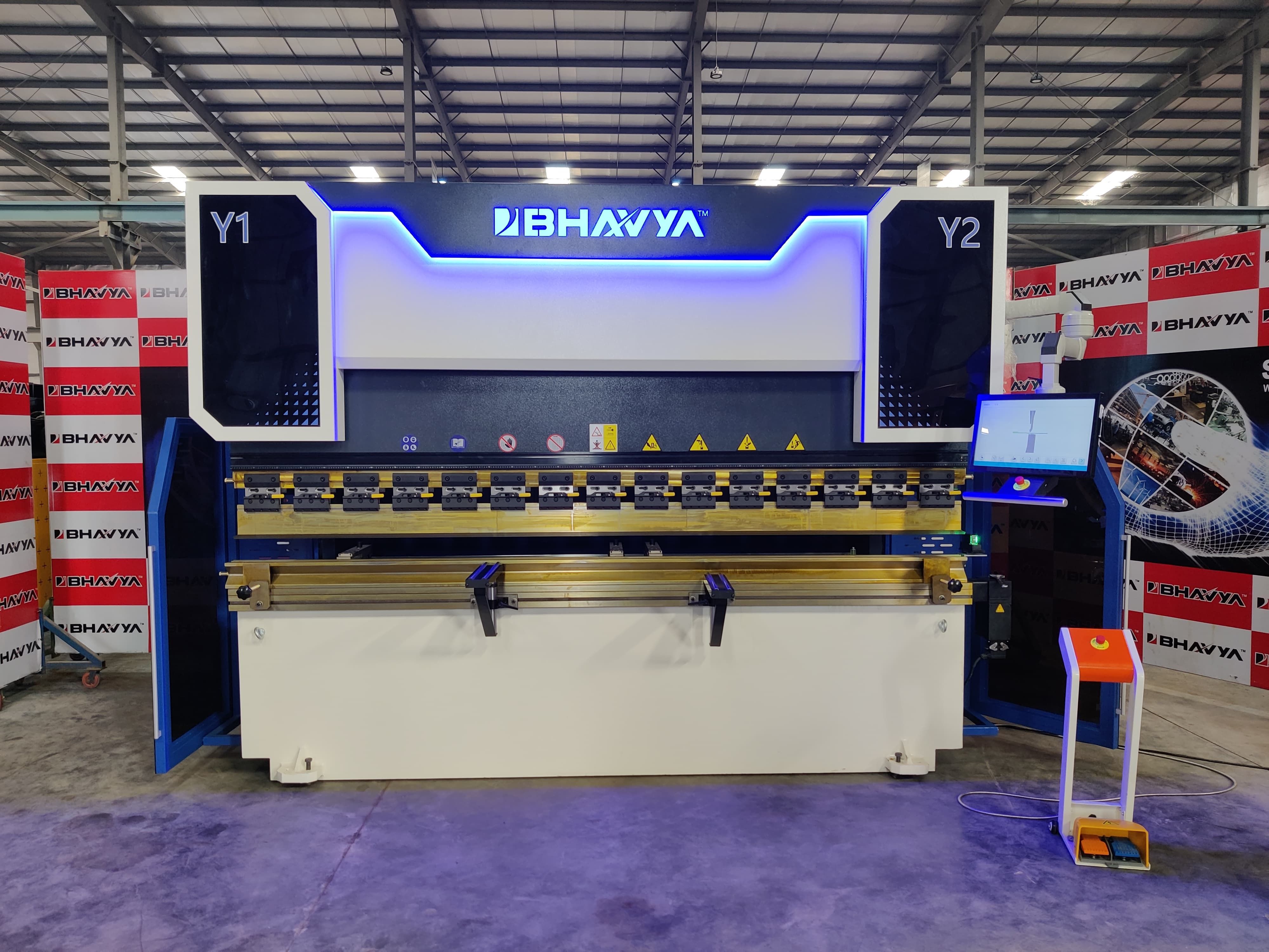 160T X 3200MM - CNC PRESS BRAKE (2)