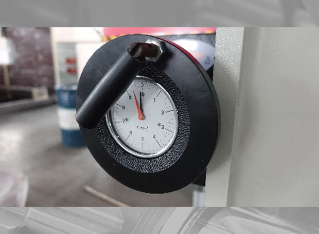 Manual Blade Gap Adjustment