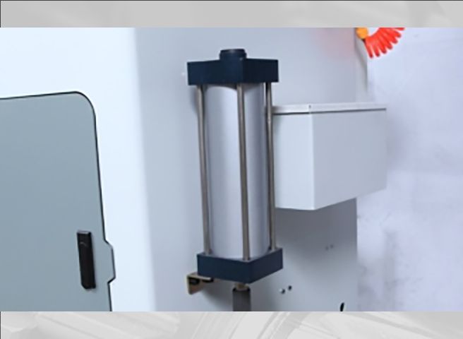 Sychronous Automatic Oil Spray Cooling System